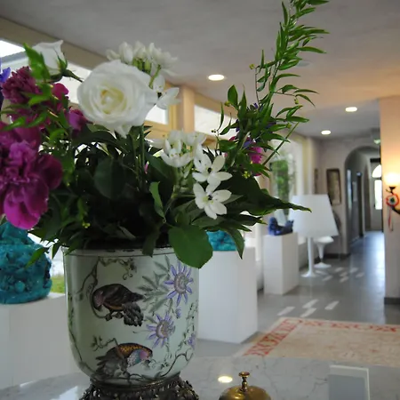 Relais Roncuzzi מלון San Pancrazio (Florence)