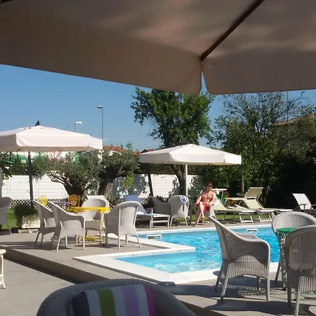 Hotel Relais Roncuzzi San Pancrazio (Florence)