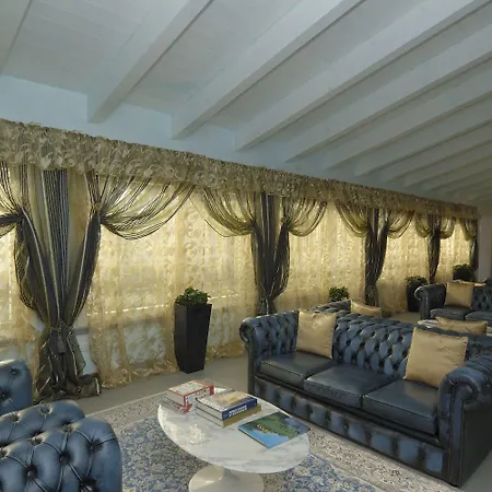 Relais Roncuzzi מלון