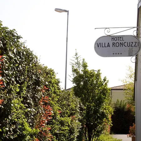 Relais Roncuzzi מלון 4*