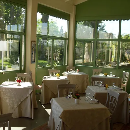 Hotel Relais Roncuzzi Russi