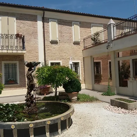 Hotel Relais Roncuzzi 4*