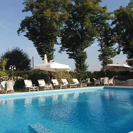 Relais Roncuzzi Hotel