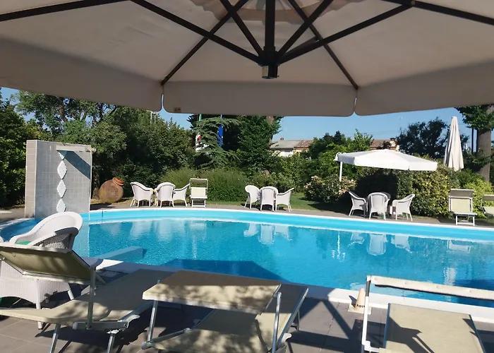 Relais Roncuzzi Отель