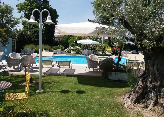 Relais Roncuzzi 4* San Pancrazio (Florence)