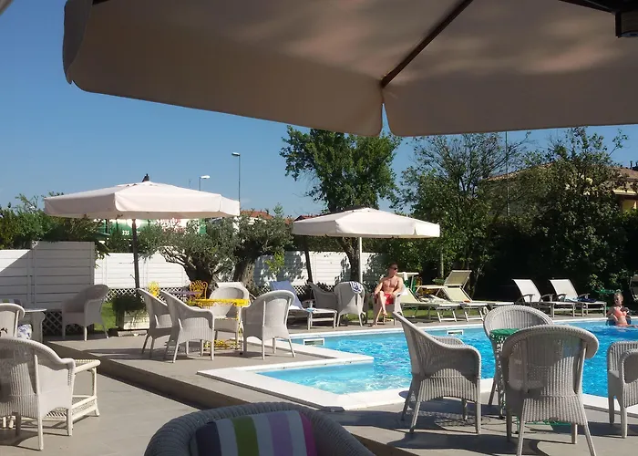 Hotell Relais Roncuzzi San Pancrazio (Florence)