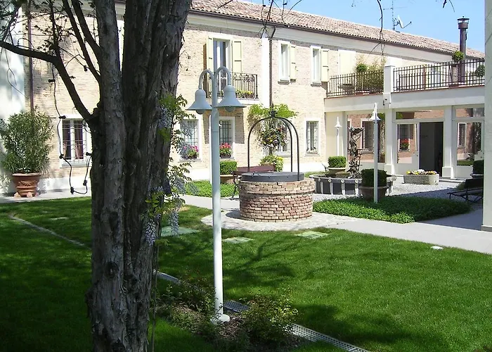 Relais Roncuzzi Отель 4*