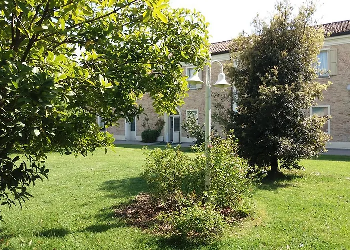 Отель Relais Roncuzzi 4*
