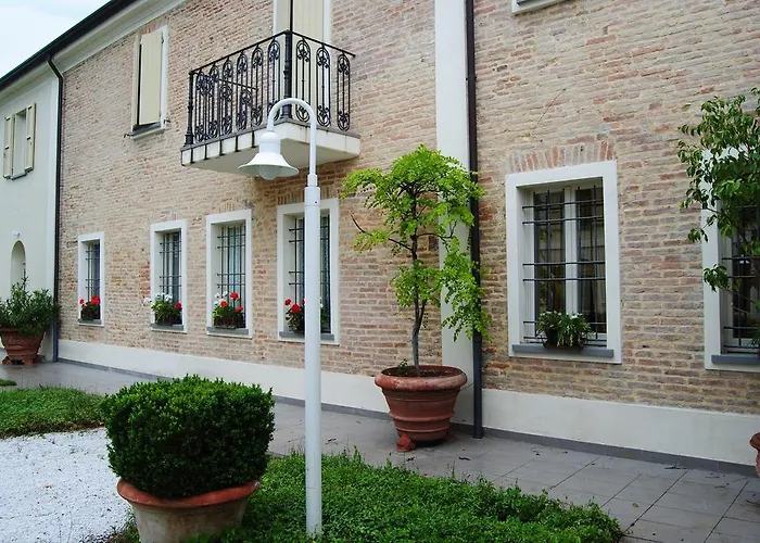 Relais Roncuzzi Отель 4*