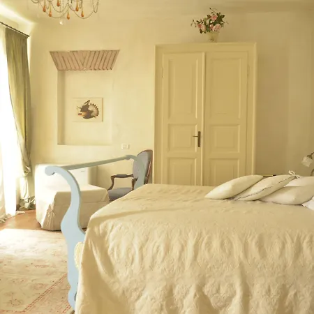 Relais Roncuzzi فندق 4*