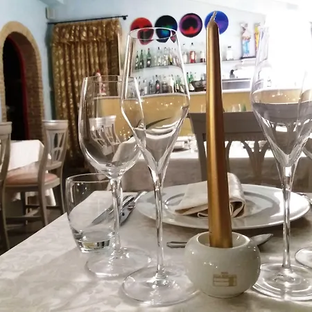 Relais Roncuzzi فندق 4*