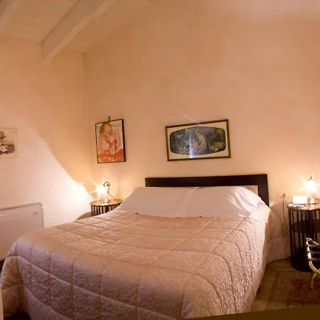 Relais Roncuzzi فندق