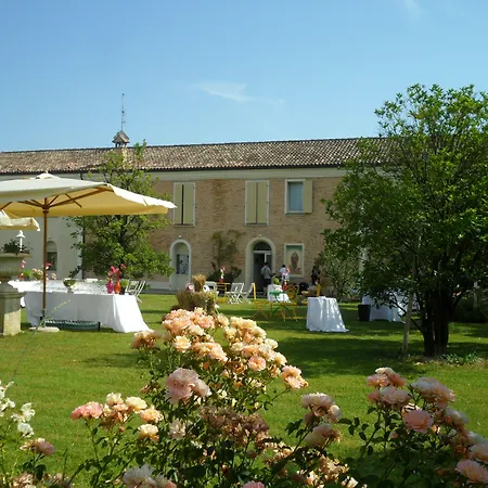 فندق Relais Roncuzzi 4*
